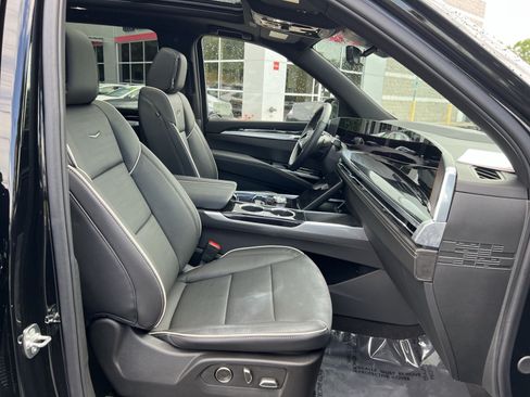 Used 2026 Cadillac Escalade Sport AWD/4WD image 28
