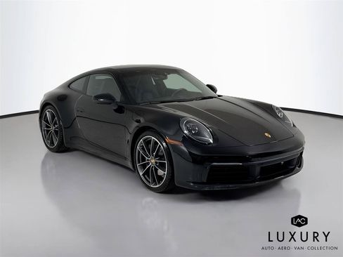 Used 2022 Porsche 911 Carrera w/ Premium Package RWD image 3
