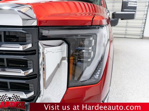Used 2025 GMC Sierra 2500 SLT w/ SLT Premium Package AWD/4WD image 8