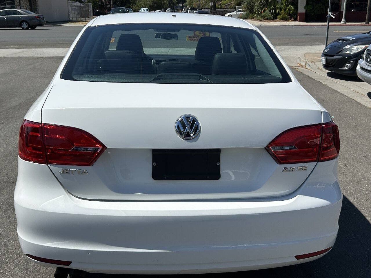 Used 2013 Volkswagen Jetta SE FWD image 3
