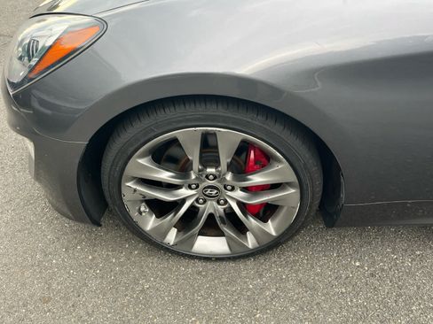 Used 2014 Hyundai Genesis 3.8 RWD image 15
