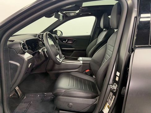 Used 2025 Mercedes-Benz GLC 350e GLC 350e image 9