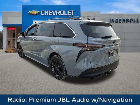 Used 2024 Toyota Sienna XLE Woodland Edition image 6