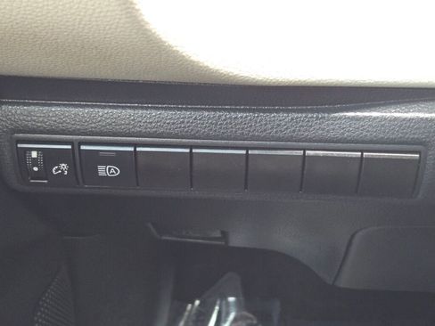 Used 2021 Toyota Corolla LE image 19