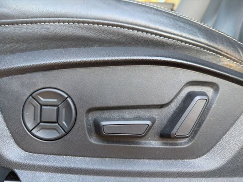 Used 2020 Audi Q8 Premium Plus w/ Premium Plus Package image 12