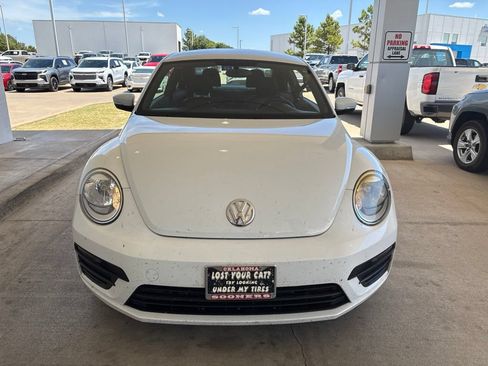 Used 2019 Volkswagen Beetle 2.0T S FWD image 2