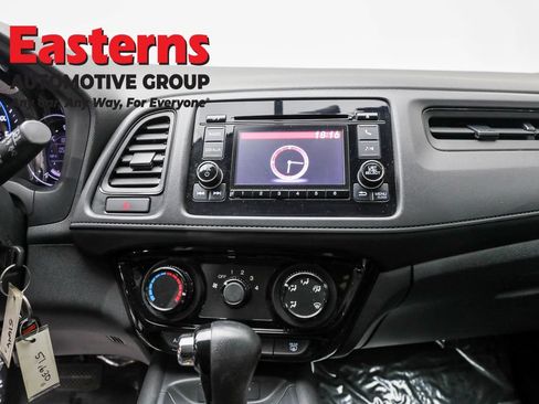 Used 2018 Honda HR-V LX image 12