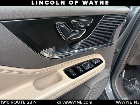 Certified 2022 Lincoln Corsair AWD w/ Premium Package image 14
