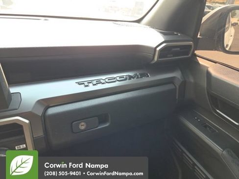 Used 2025 Toyota Tacoma SR5 AWD/4WD image 28
