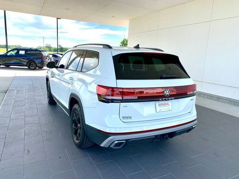 Used 2024 Volkswagen Atlas Peak Edition SE image 7