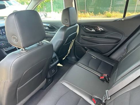 Used 2022 GMC Terrain AT4 w/ Infotainment Package II AWD/4WD image 33