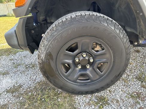 Certified 2019 Jeep Wrangler Sport image 18