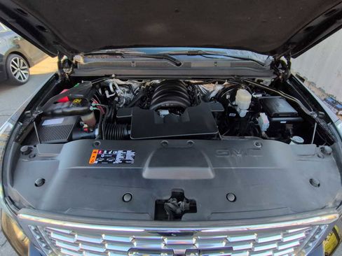 Used 2018 GMC Yukon Denali w/ Open Road Package image 15