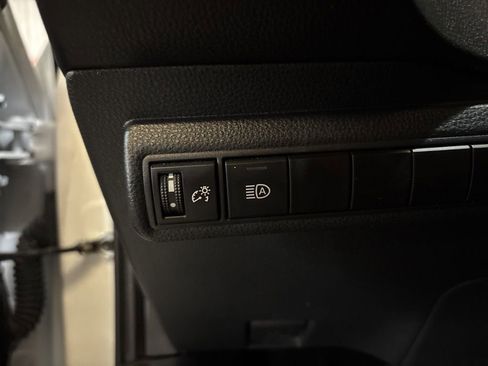 Used 2022 Toyota Corolla LE image 17