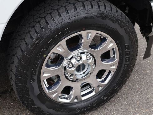 Used 2022 Ford F250 Lariat w/ Lariat Ultimate Package AWD/4WD image 29