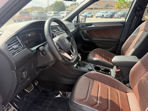 Used 2024 Volkswagen Tiguan SEL R-Line w/ MDO Package, Two-Row AWD/4WD image 26