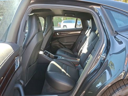 Used 2018 Porsche Panamera 4 image 13