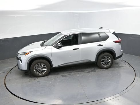 Used 2024 Nissan Rogue S AWD/4WD image 41
