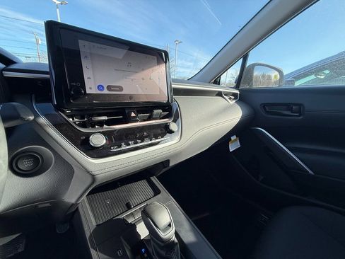 New 2026 Toyota Corolla Cross LE w/ Moonroof Package image 7