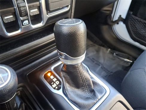 Used 2023 Jeep Gladiator Sport image 14