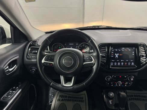 Used 2018 Jeep Compass Limited w/ Navigation Group image 9