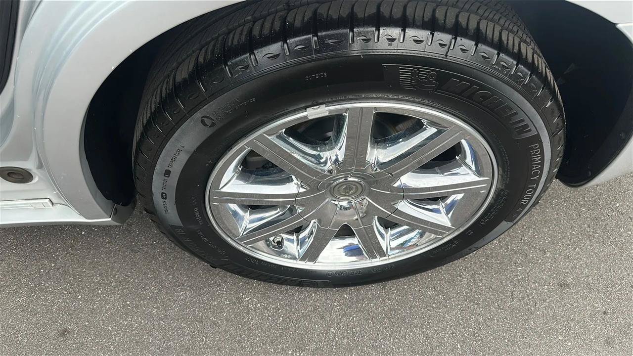 Used 2007 Chrysler 300 C RWD image 17