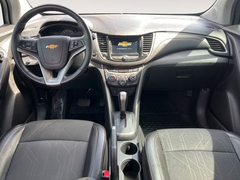 Used 2018 Chevrolet Trax LT w/ LT Convenience Package AWD/4WD image 10