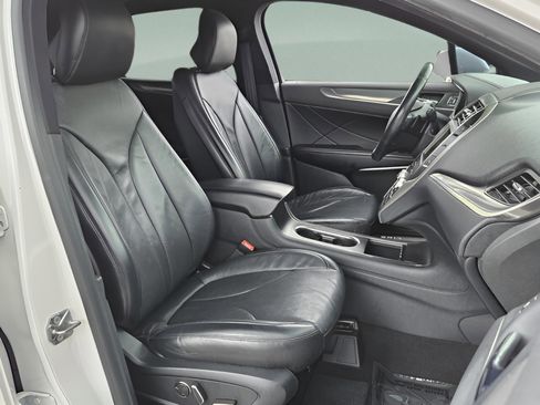 Used 2019 Lincoln MKC Reserve w/ MKC Technology Package image 17