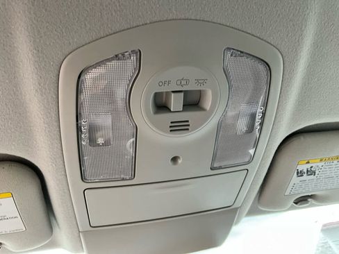 Used 2010 Toyota Prius Five image 25