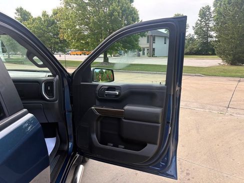 Used 2021 Chevrolet Silverado 1500 LT w/ Convenience Package II AWD/4WD image 31