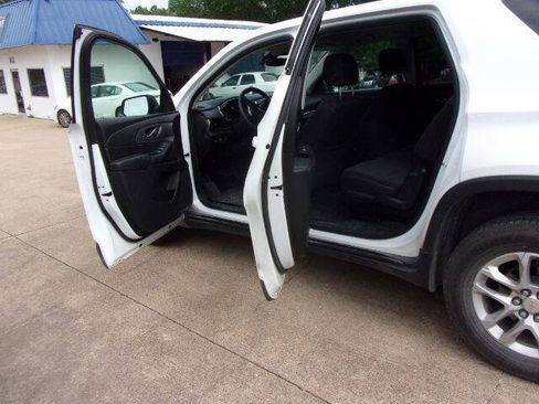 Used 2019 Chevrolet Traverse LS w/ LPO, Floor Liner Package FWD image 7