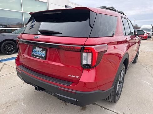 New 2026 Ford Explorer ST-Line w/ ST-Line Street Pack AWD/4WD image 5