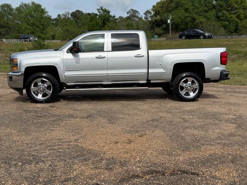 Used 2016 Chevrolet Silverado 2500 LT w/ LT Convenience Package RWD image 2