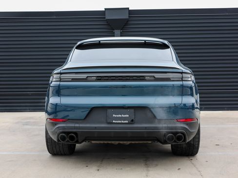 Certified 2024 Porsche Cayenne S image 6