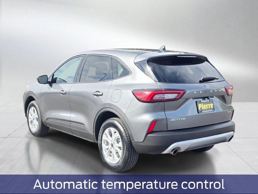 Used 2025 Ford Escape Active AWD/4WD image 4
