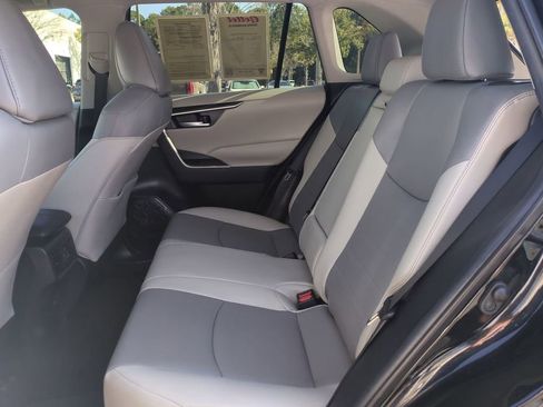 Used 2021 Toyota RAV4 XLE Premium image 13