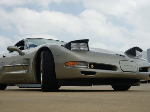 Used 2000 Chevrolet Corvette Coupe w/ Memory Pkg RWD image 22