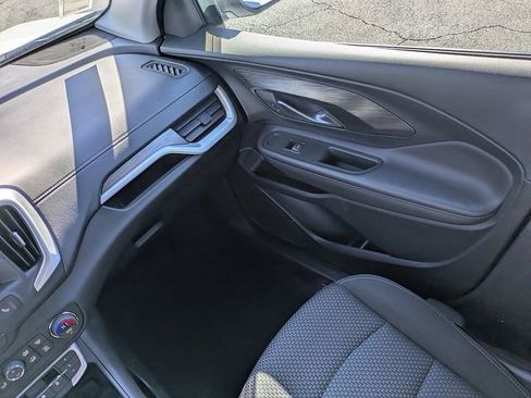 Used 2022 GMC Terrain SLE w/ Driver Convenience Package image 17