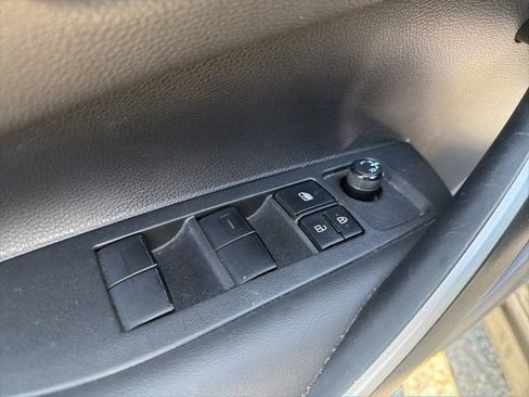 Used 2022 Toyota Corolla SE FWD image 12