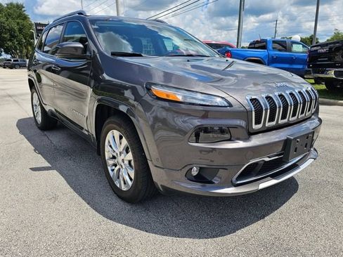 Used 2018 Jeep Cherokee Overland w/ Technology Group AWD/4WD image 7