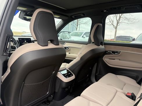 New 2026 Volvo XC90 B6 Plus image 24