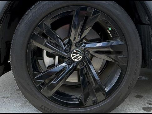 Used 2023 Volkswagen Tiguan SE R-Line FWD image 7