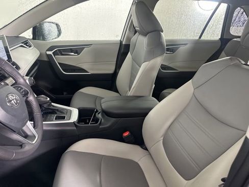 Used 2024 Toyota RAV4 XLE Premium image 20