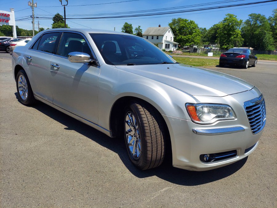 Used 2012 Chrysler 300 Limited RWD image 3