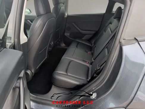 Used 2022 Tesla Model Y Long Range AWD/4WD image 21
