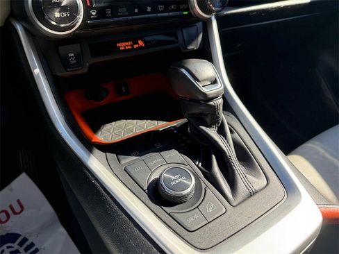 Used 2022 Toyota RAV4 Adventure image 11