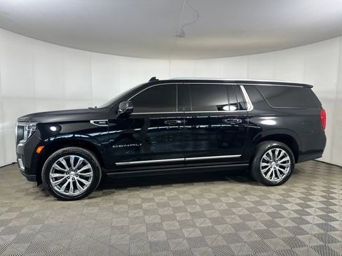 Used 2021 GMC Yukon XL Denali w/ Denali Premium Package image 6