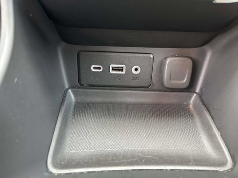 Used 2024 GMC Terrain SLE AWD/4WD image 19