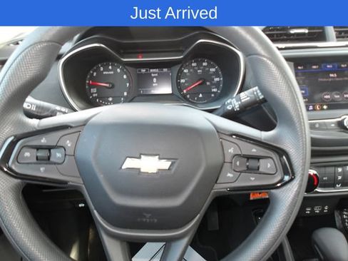 Used 2023 Chevrolet TrailBlazer LS FWD image 15