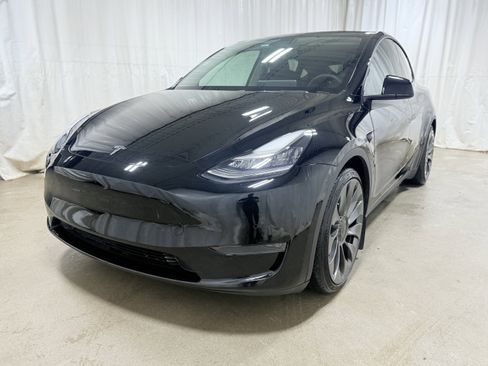 Used 2020 Tesla Model Y Performance image 3